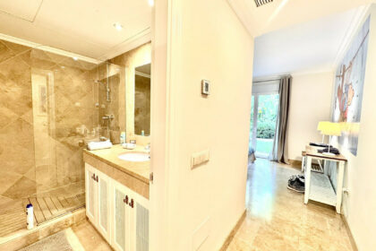 4c15595621c9ac9e777d90ccd14580c7 - 25