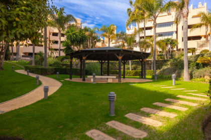 533d947c110d3afe80ab3c25cb802573 - 31