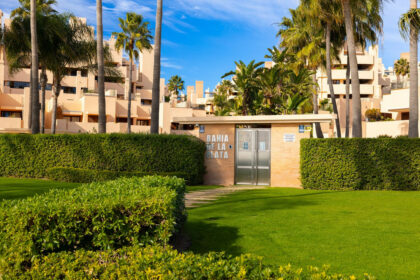 533d947c110d3afe80ab3c25cb802573 - 32