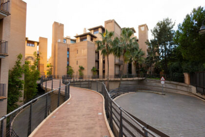 533d947c110d3afe80ab3c25cb802573 - 46