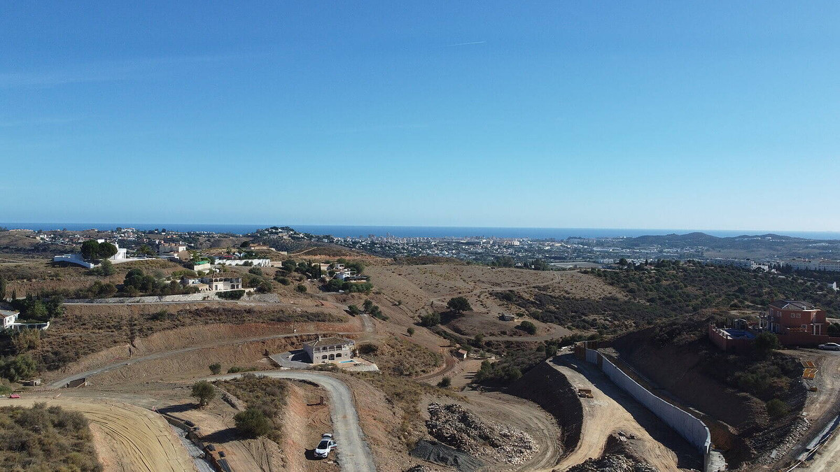 5837abd1f449b05a4d75495bdf8563c6 - 4