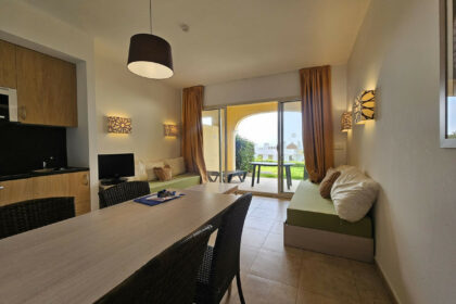 58ca3178fd6dabdd165ea188504a8166 - 15