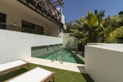 5c84cda16db9e44d58e9f0b452f1bbe0 - 21