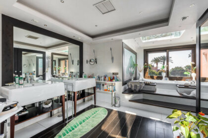 5cc372e8d1e3661cb8c48faf313aaf3f - 12