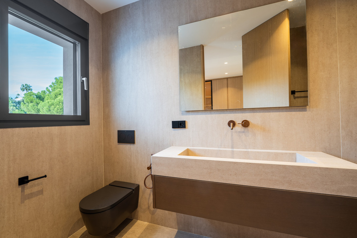 5d2e3bb24f50d0a2b3904bd70ad8c77a - 26