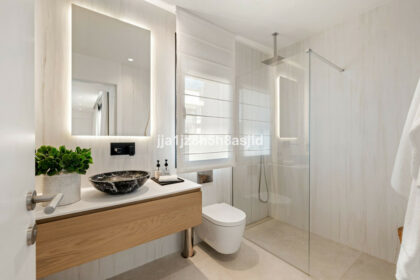 5d7d8f2680415970feeeb92f140636b0 - 24