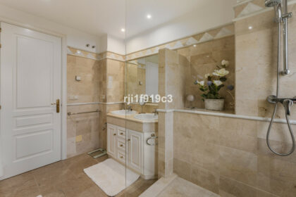 5f097f64d527d83497a8c53166b3bc66 - 21