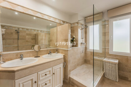 5f097f64d527d83497a8c53166b3bc66 - 22