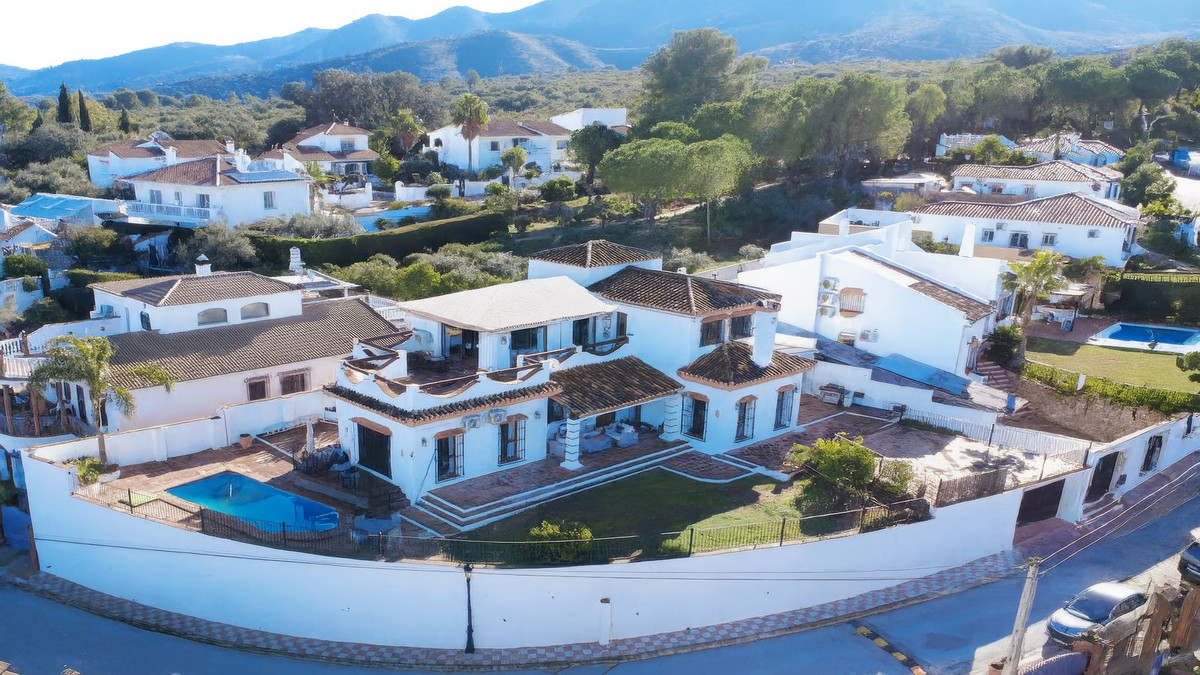 607480d56b539d059ce46ae58da072b9 - 1