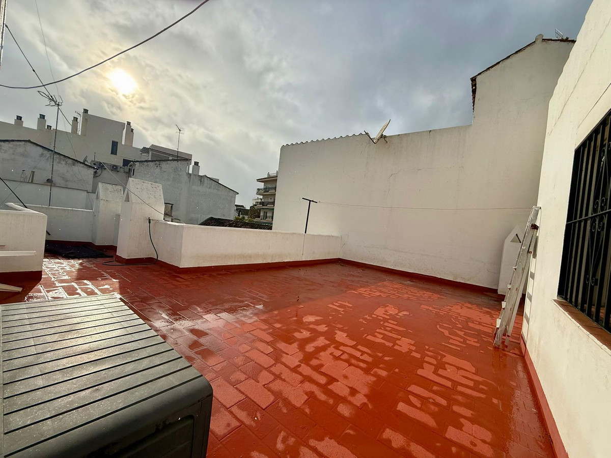 6116fe2adbc7bdb45e229f5f648532b9 - 6