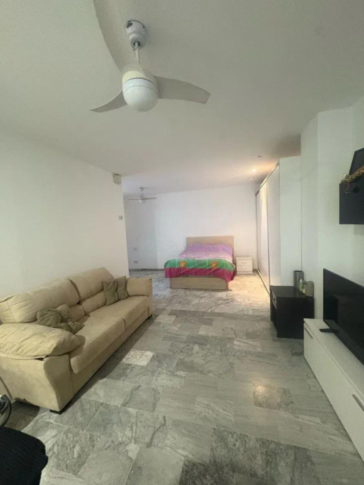 61ed1bef11639d0c9e126efeb5b5c10a - 12