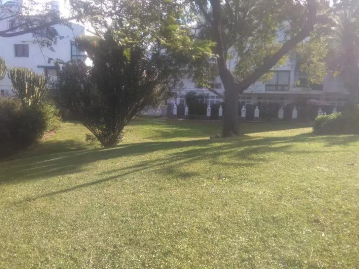 61ed1bef11639d0c9e126efeb5b5c10a - 16