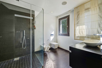 64b618af05e2ac3447d38ba74f44b7b9 - 16