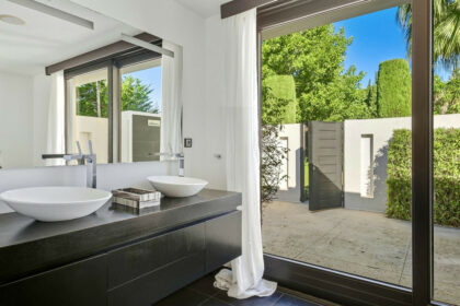 64b618af05e2ac3447d38ba74f44b7b9 - 27