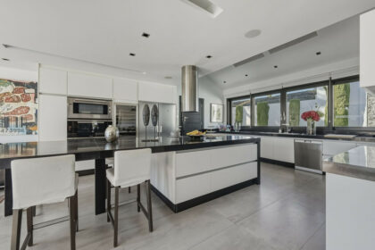 64b618af05e2ac3447d38ba74f44b7b9 - 28