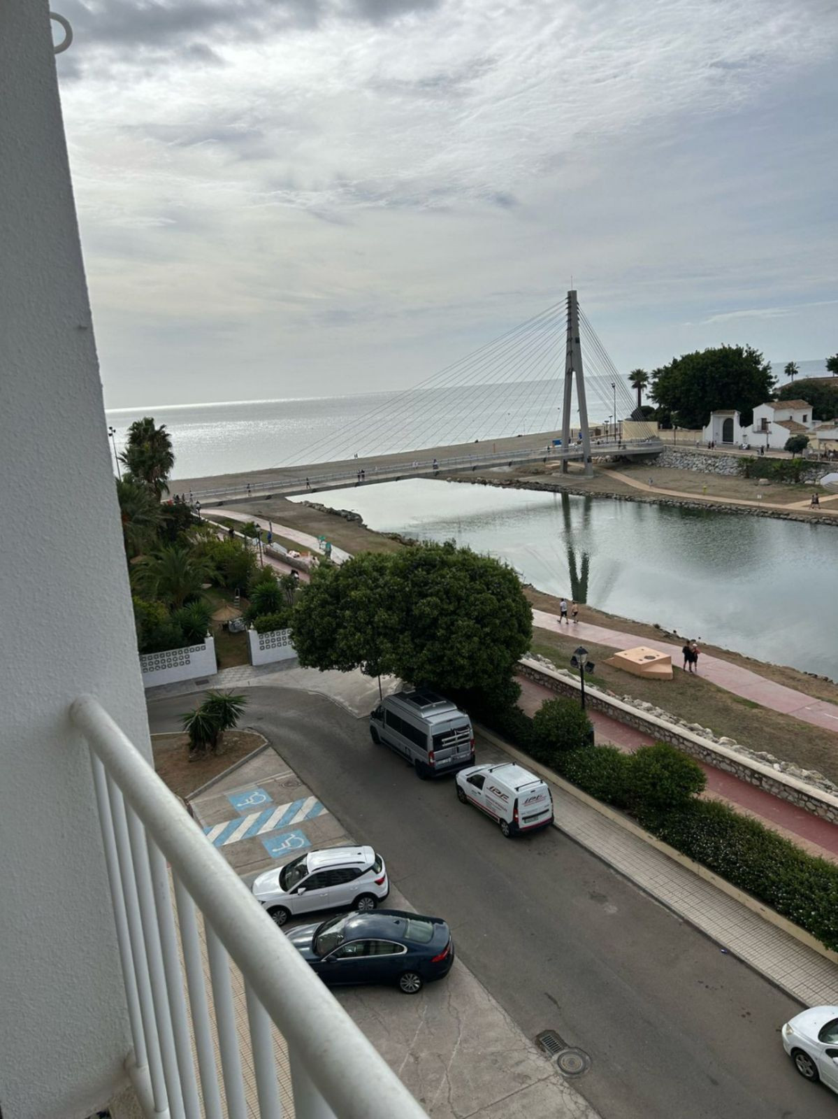 6547630914f12cf7c4df2e766d358a8e - 25