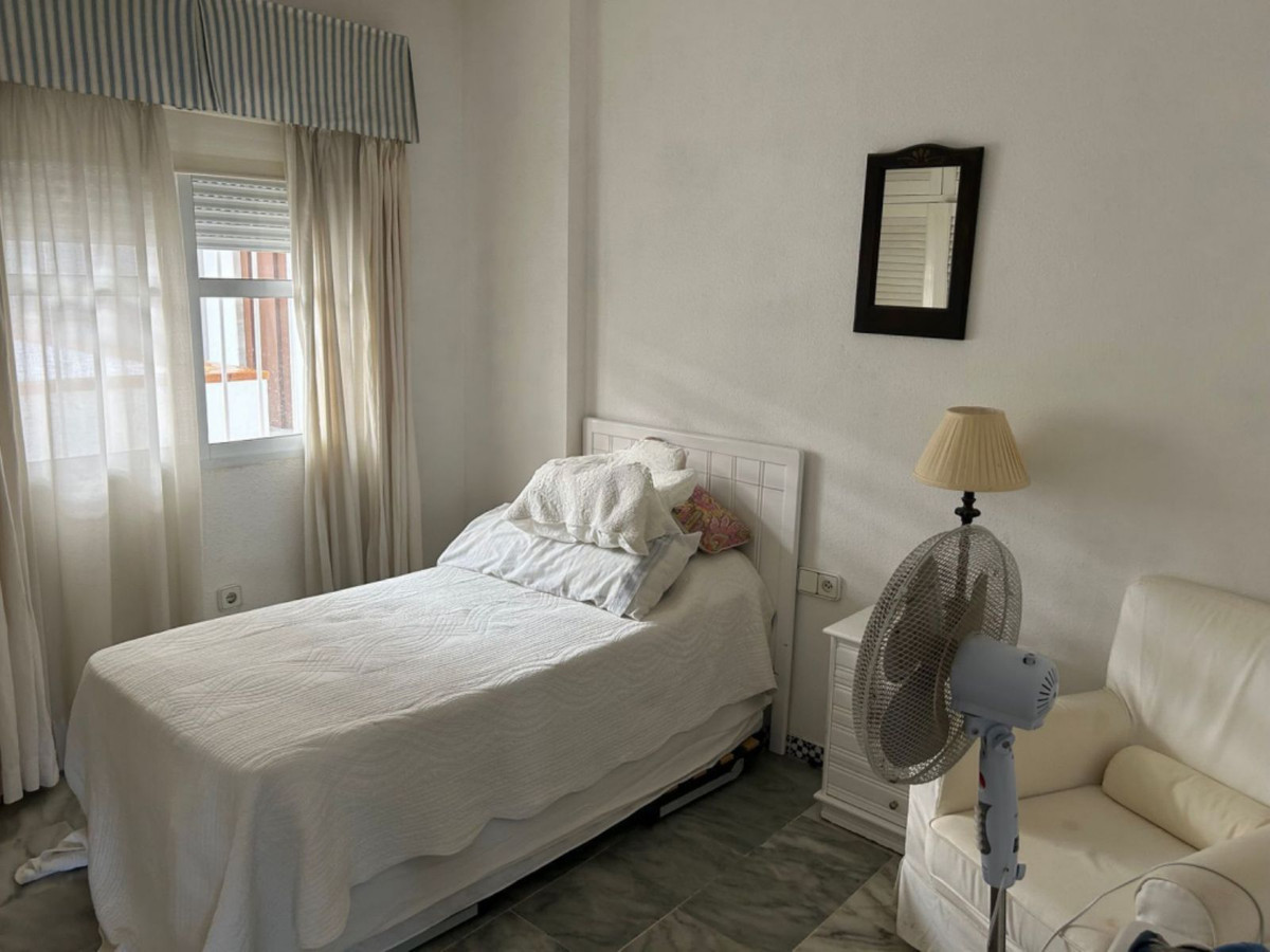 6547630914f12cf7c4df2e766d358a8e - 39