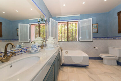 65b63565be1cac8cffaa035f32a5eb77 - 11