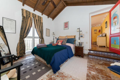 65b63565be1cac8cffaa035f32a5eb77 - 14