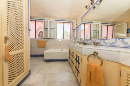 65b63565be1cac8cffaa035f32a5eb77 - 17