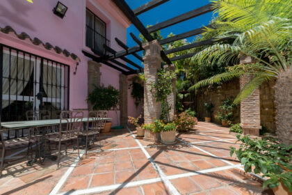 65b63565be1cac8cffaa035f32a5eb77 - 18