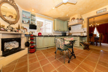 65b63565be1cac8cffaa035f32a5eb77 - 9