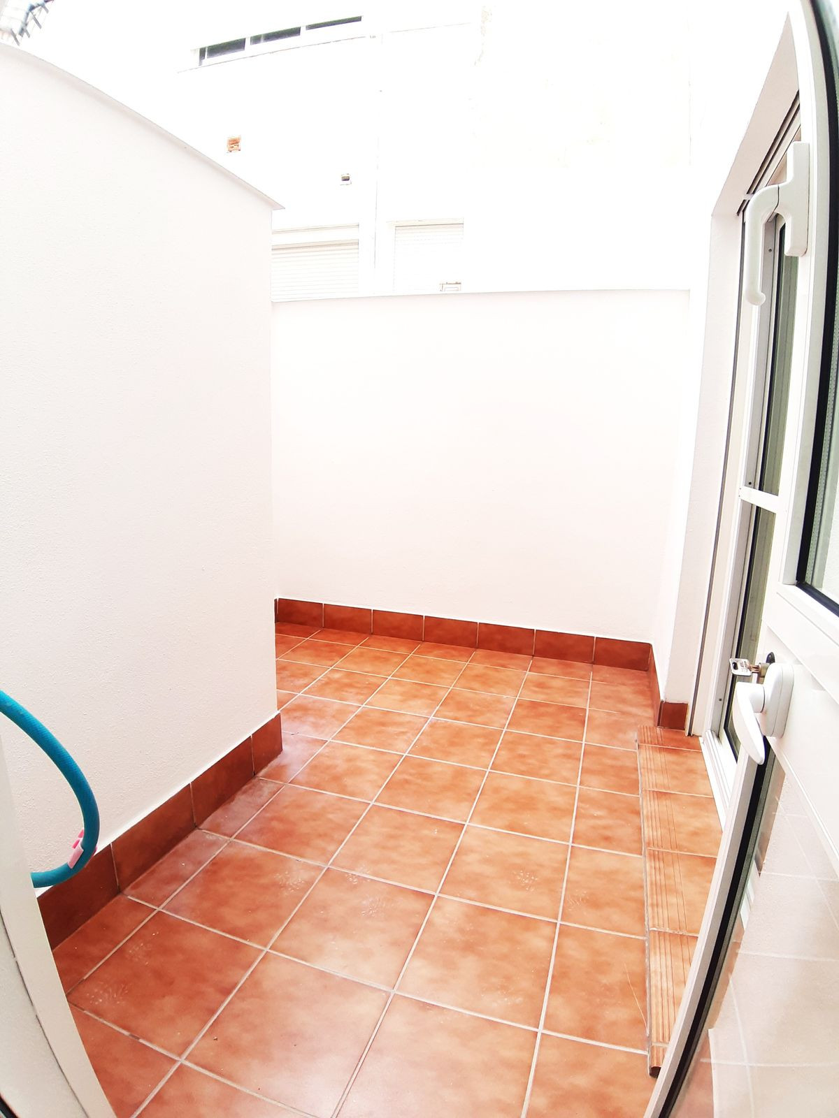 66084d09730e89f3b95bb0d7d90880f0 - 10