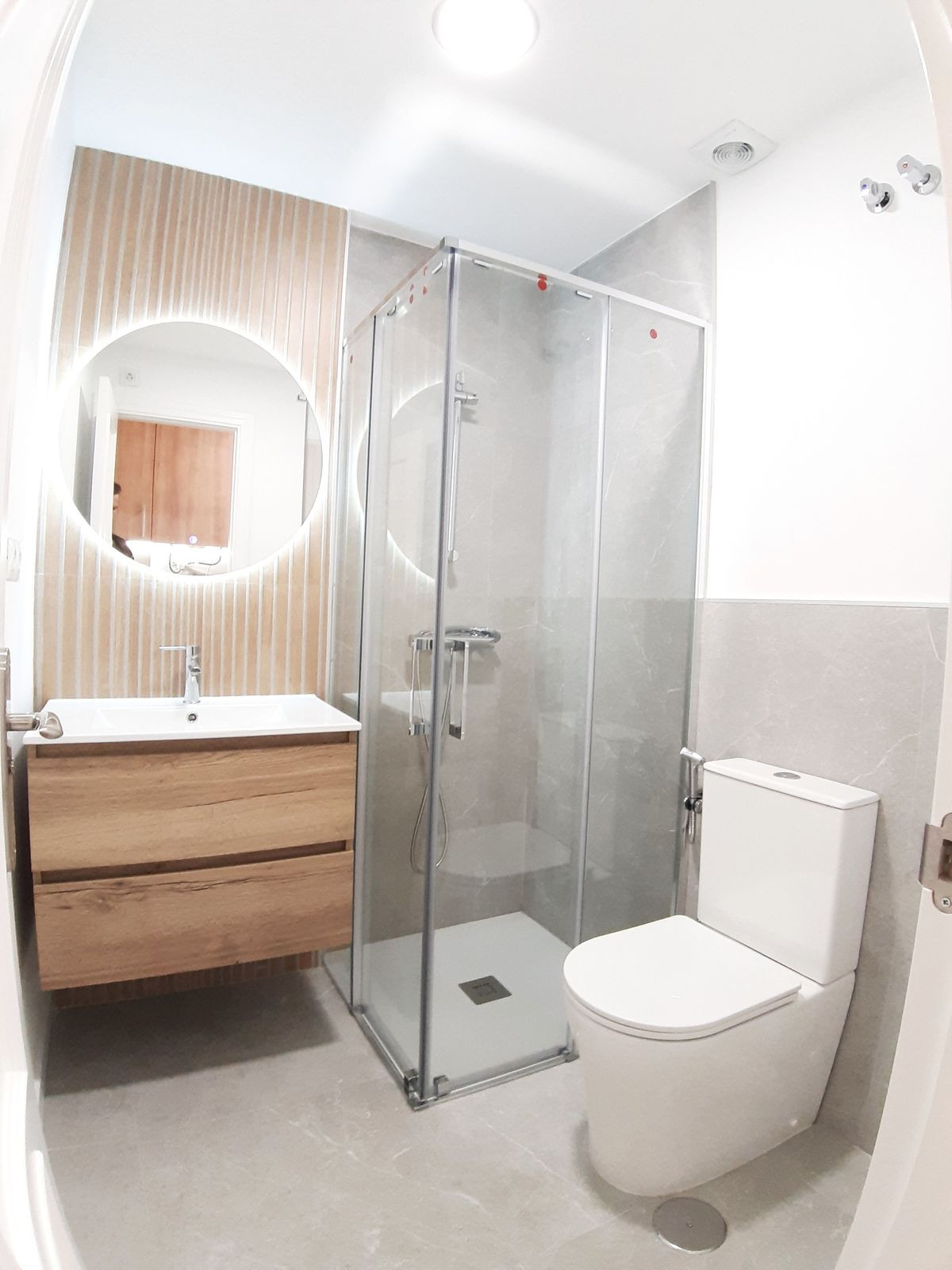 66084d09730e89f3b95bb0d7d90880f0 - 16