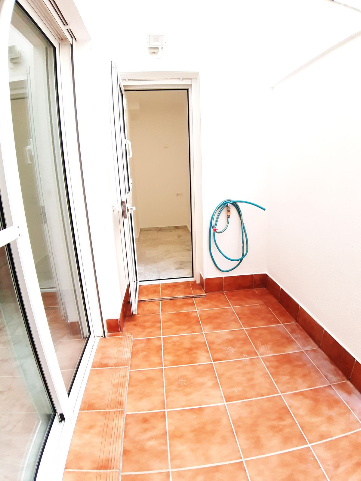 66084d09730e89f3b95bb0d7d90880f0 - 23