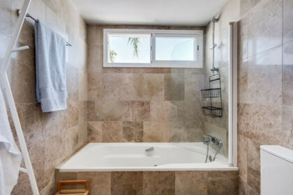 679908767f0f2876989302ad5abaf359 - 12