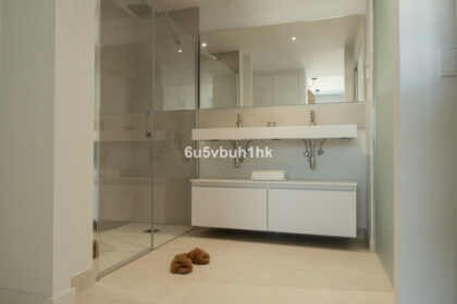 6989bc27d5b3bcab4a1975dedc2afc8f - 24