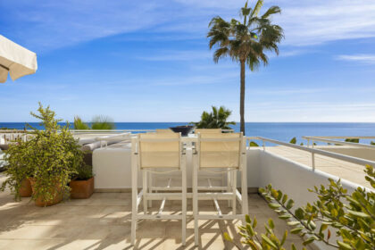 699ff2d351f9c066566af55c9c1a0d7e - 24