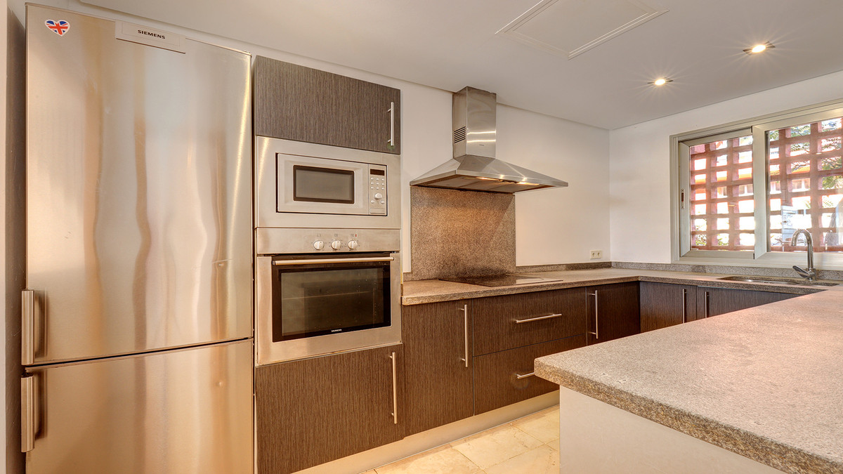 6d33a13694b3a08fd5765b6dacb61cb5 - 13