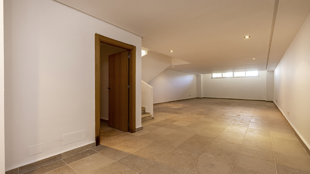 6d33a13694b3a08fd5765b6dacb61cb5 - 18