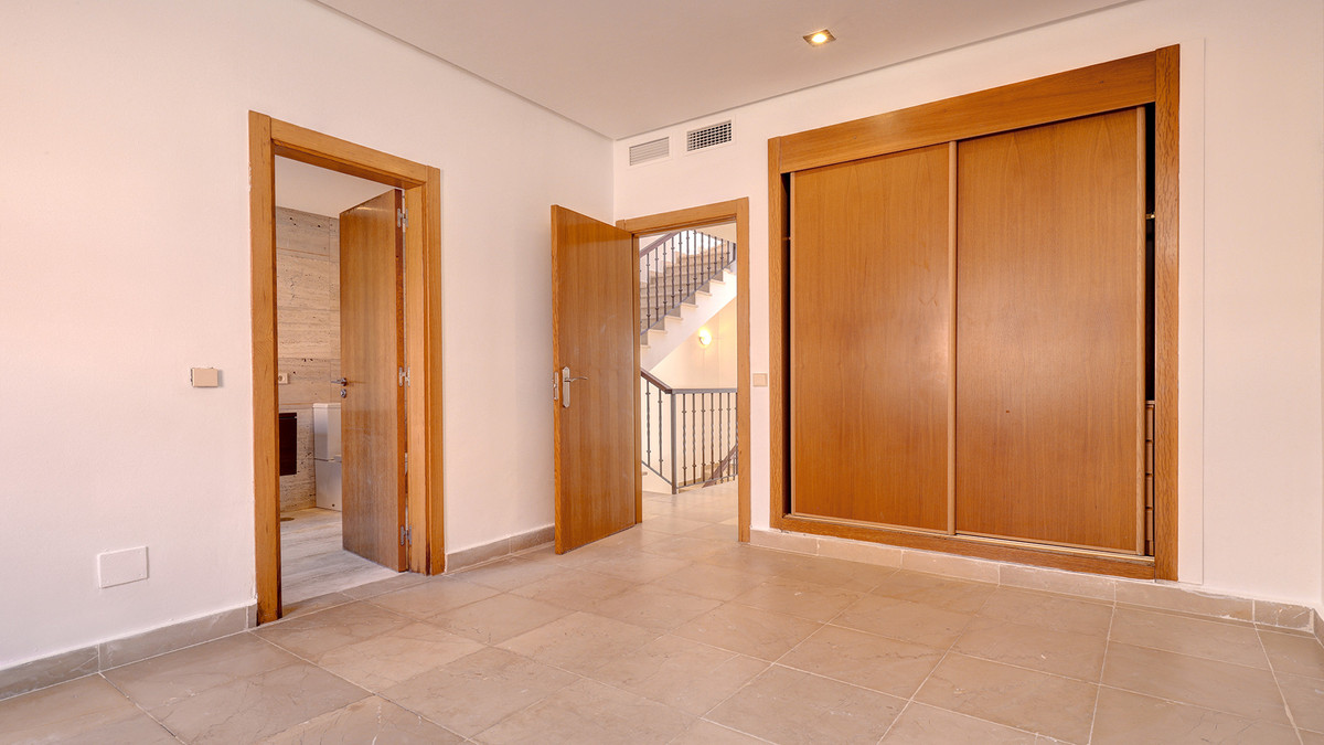 6d33a13694b3a08fd5765b6dacb61cb5 - 26