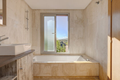 6d33a13694b3a08fd5765b6dacb61cb5 - 4