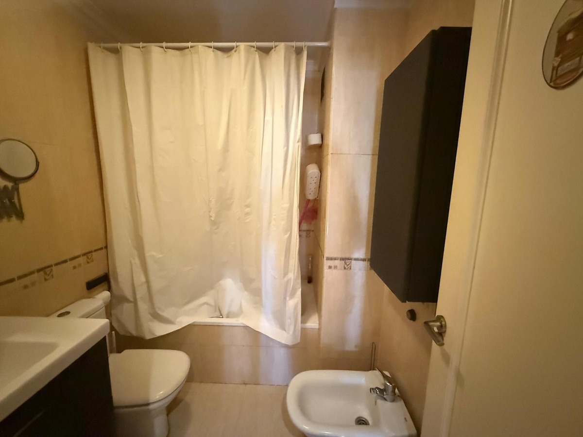 6ea0178798bc8037270c0612c57a6b7f - 18