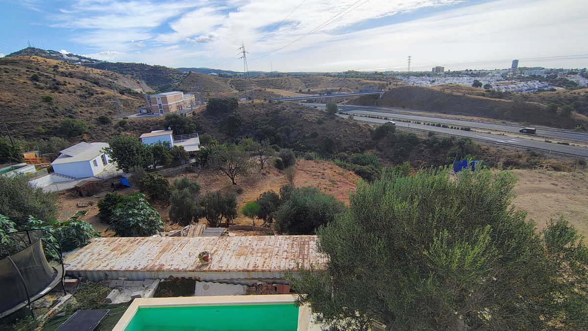 704b5b5d06f5343c5fa15601da103b49 - 24