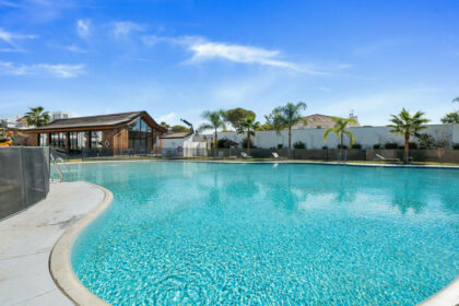 708ccae5805e0a8241bef8b2e4823d2e - 1