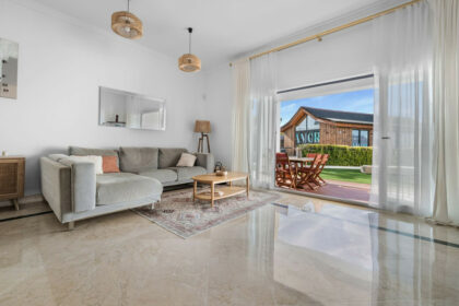 708ccae5805e0a8241bef8b2e4823d2e - 11