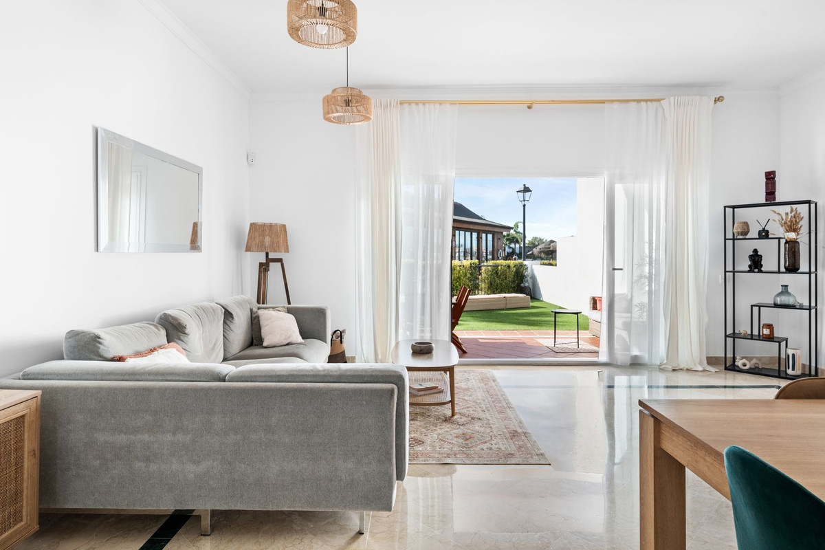 708ccae5805e0a8241bef8b2e4823d2e - 13