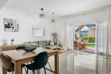 708ccae5805e0a8241bef8b2e4823d2e - 15