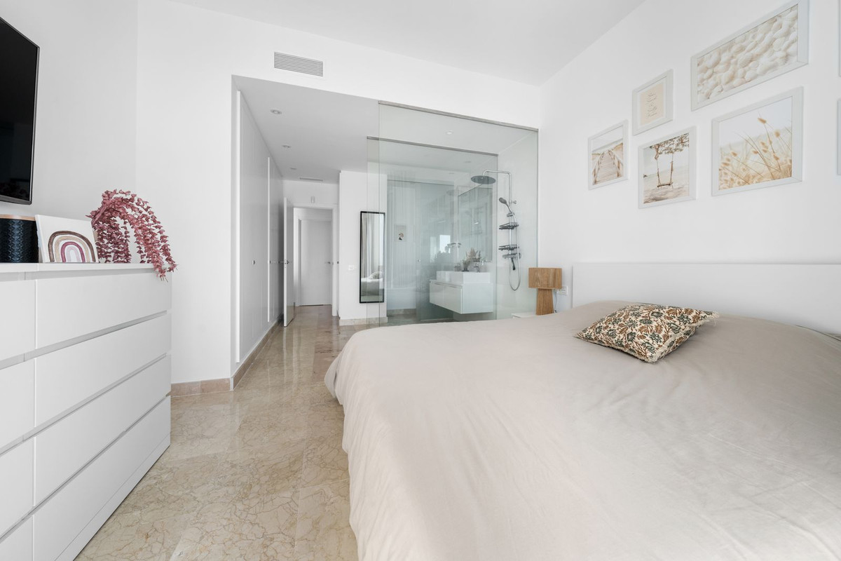 708ccae5805e0a8241bef8b2e4823d2e - 22