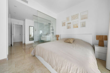 708ccae5805e0a8241bef8b2e4823d2e - 23