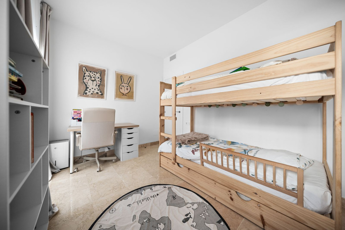 708ccae5805e0a8241bef8b2e4823d2e - 25