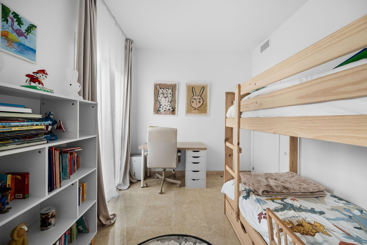 708ccae5805e0a8241bef8b2e4823d2e - 26