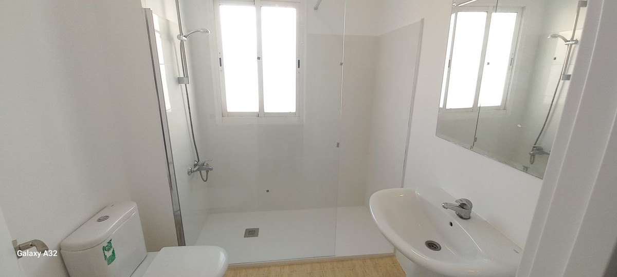 733f6fe299e7ba9df766b206e3793b84 - 18