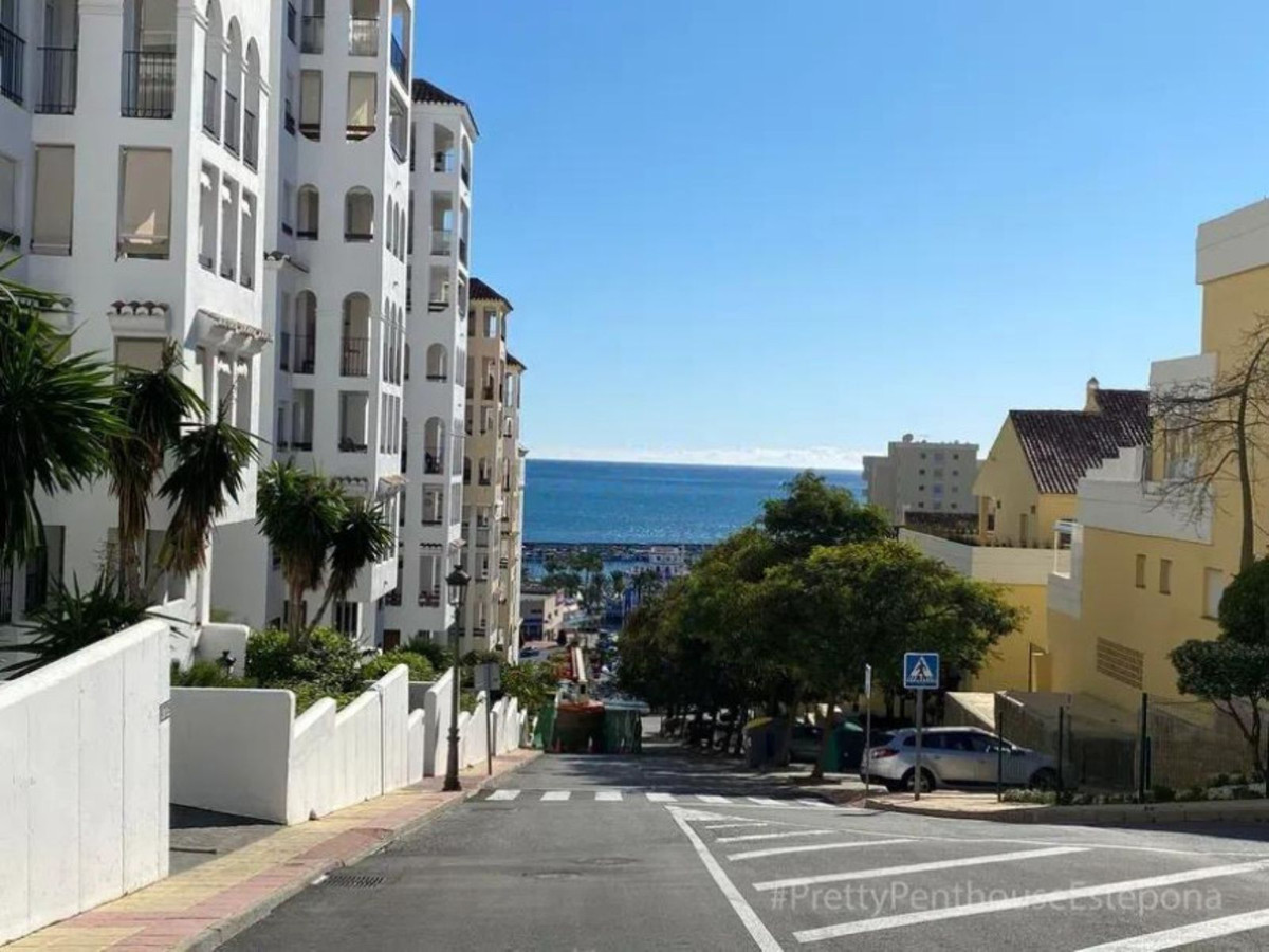 76d0e80a5a89384d6879da575ee543f6 - 18