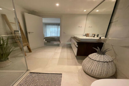 784249ac2e62b03c78fee20900d7771d - 24