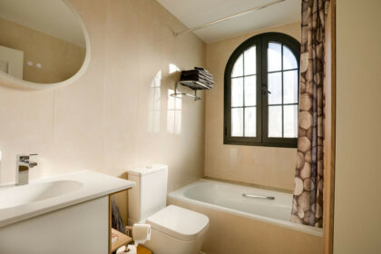 7a2f44db7e9584132ebc390651eaab21 - 9